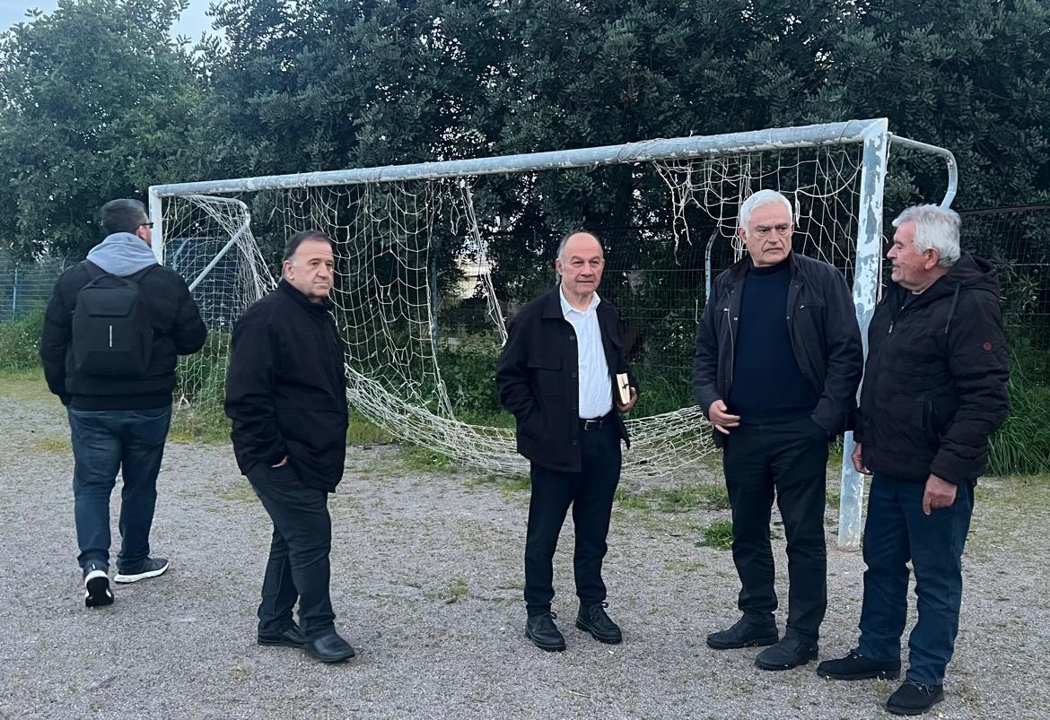 Cover Image for Περπατάμε στις αδικημένες γειτονιές της Χαλκίδας